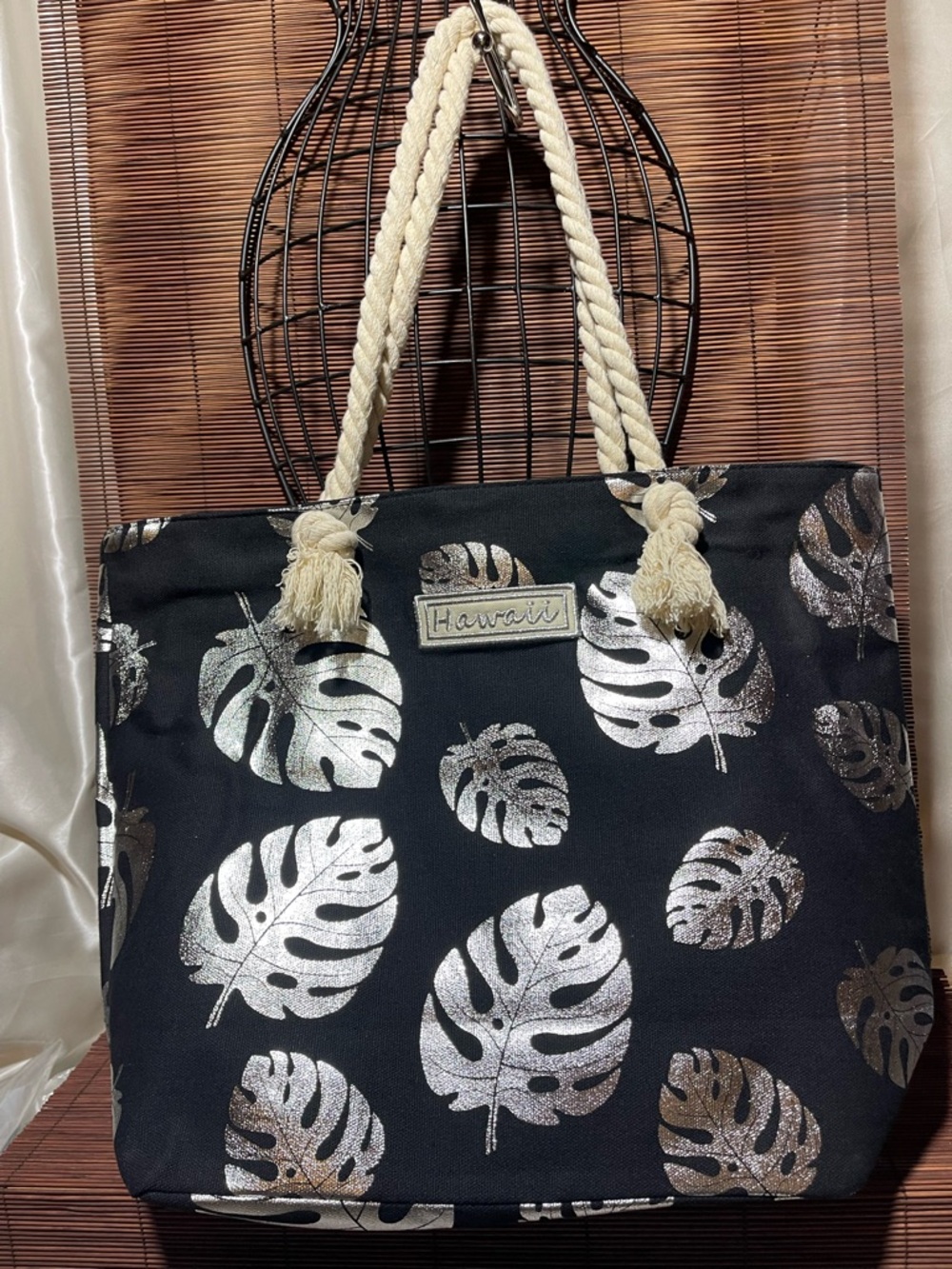 NWOT Hawaiian Island Souvenir Beach Tote /Thick knotted Nautical rope Handles
